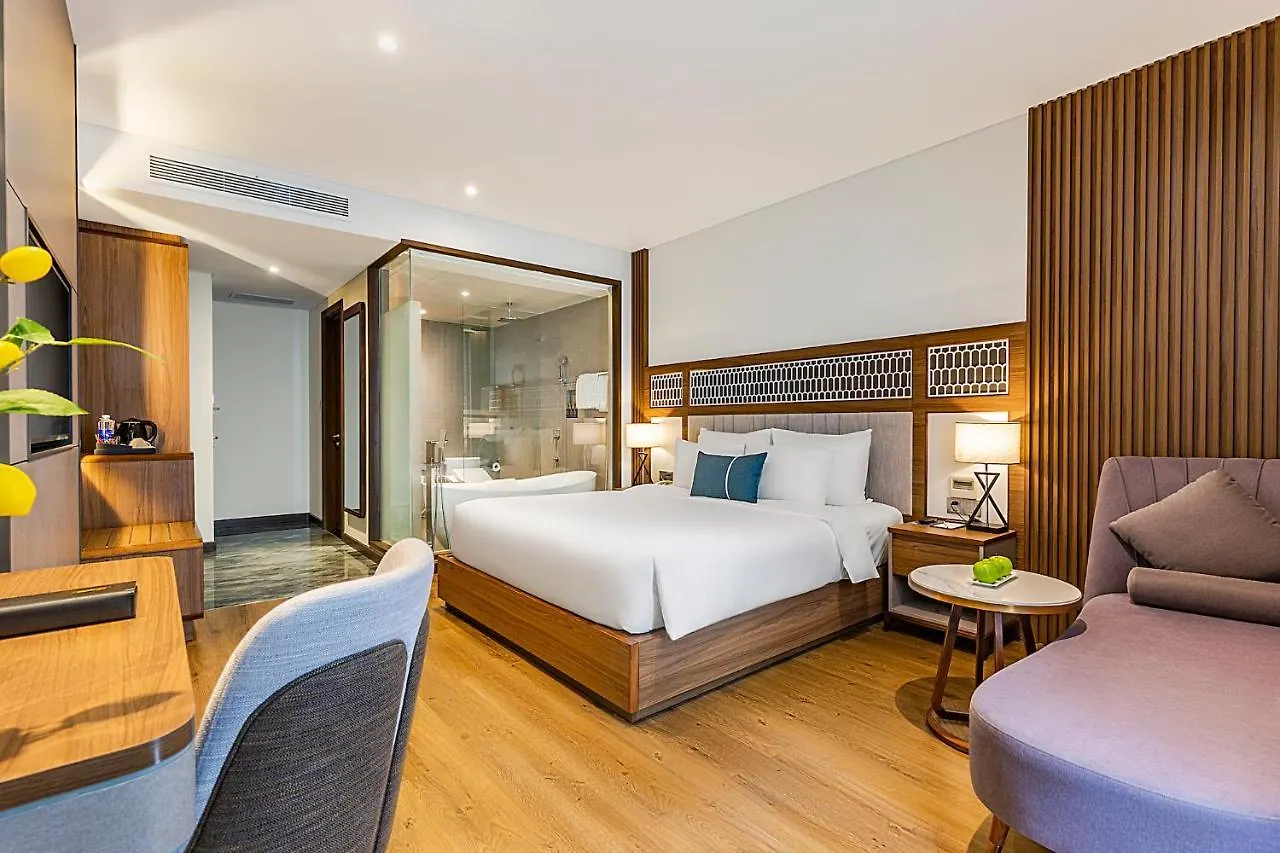 Peninsula Hotel Danang 5*, Da Nang