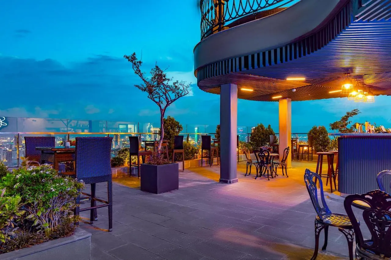 Peninsula Hotel Danang