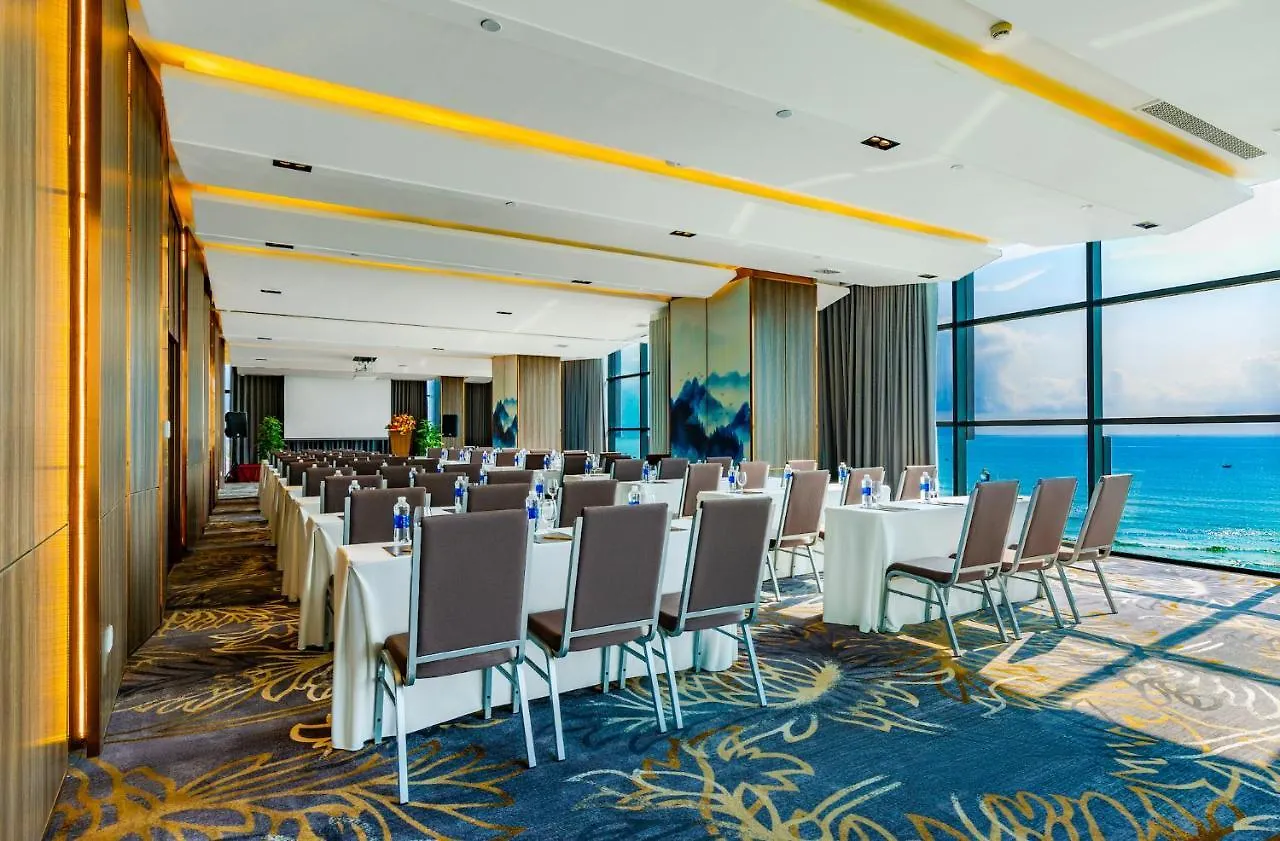 Peninsula Hotel Danang 5*, Da Nang Vietnam