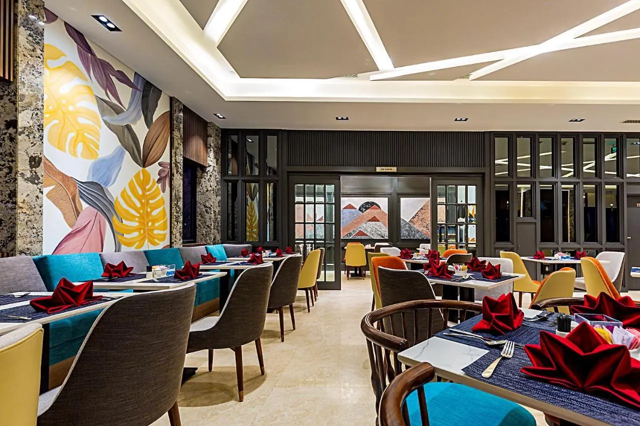 Peninsula Hotel Danang 5*, Da Nang