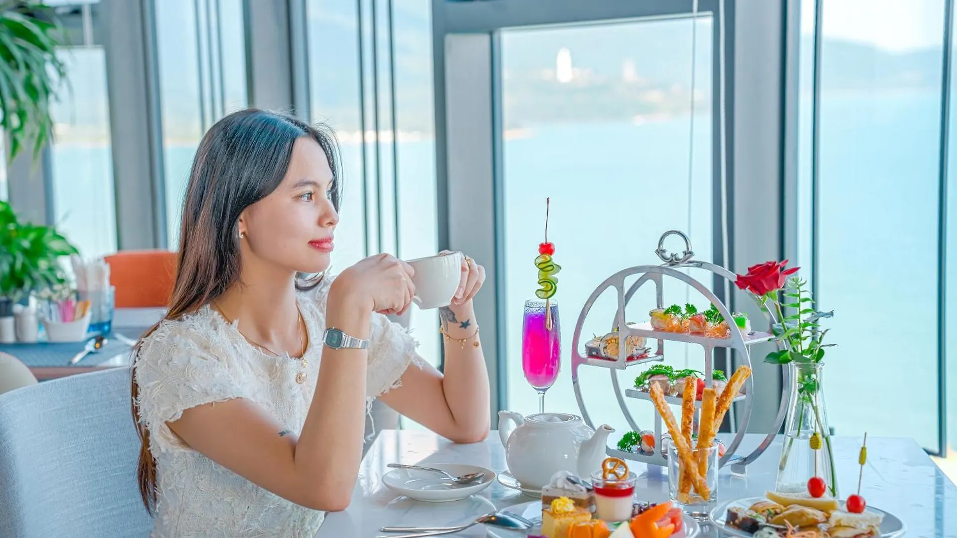 *****  Peninsula Hotel Danang Vietnam