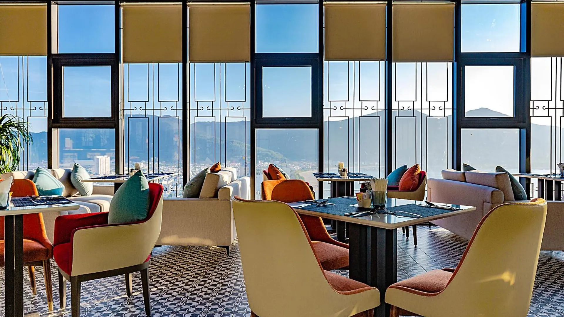 Peninsula Hotel Danang Da Nang