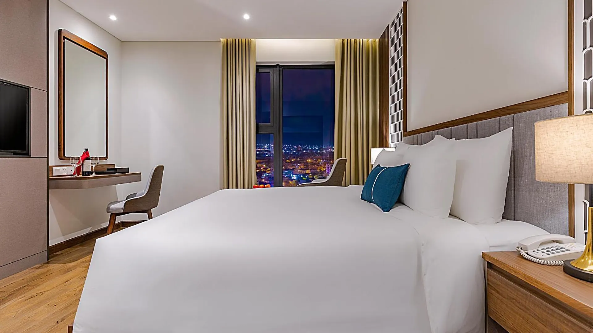 Peninsula Hotel Danang Da Nang